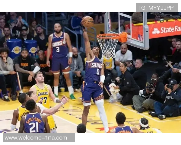 文班复出在即期待他在NBA杯半决赛对阵雷霆的精彩表现 文班复出在即期待他在NBA杯半决赛对阵雷霆的精彩表现