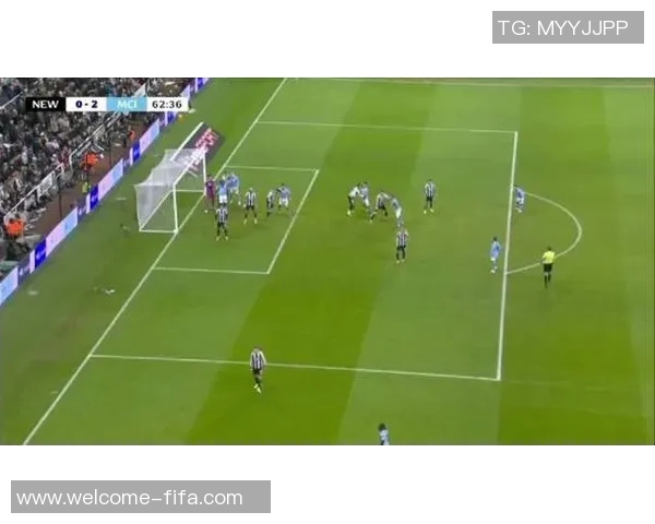 福登称赞塞梅尼奥身体对抗能力强大左右脚均衡是门前威胁的关键